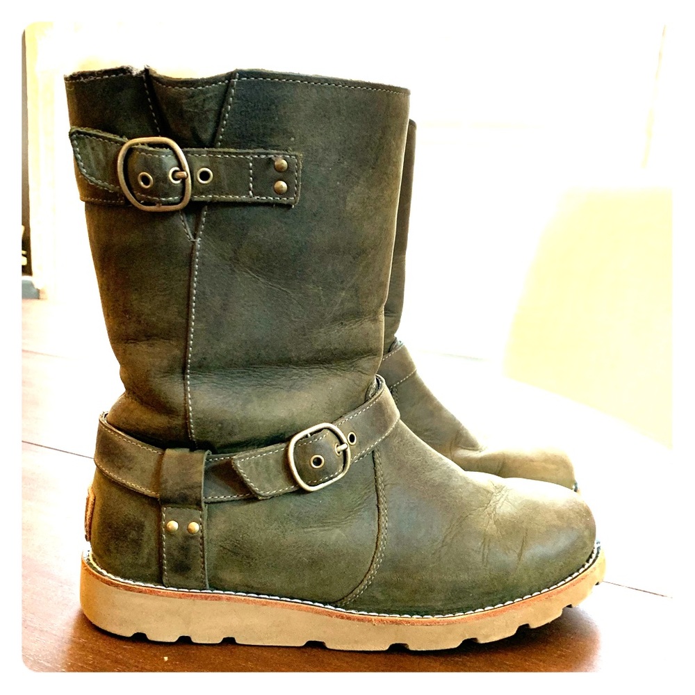 Leather Uggs - Olive